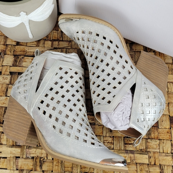 A Rider Girl metallic booties 6.5 - Picture 3 of 12